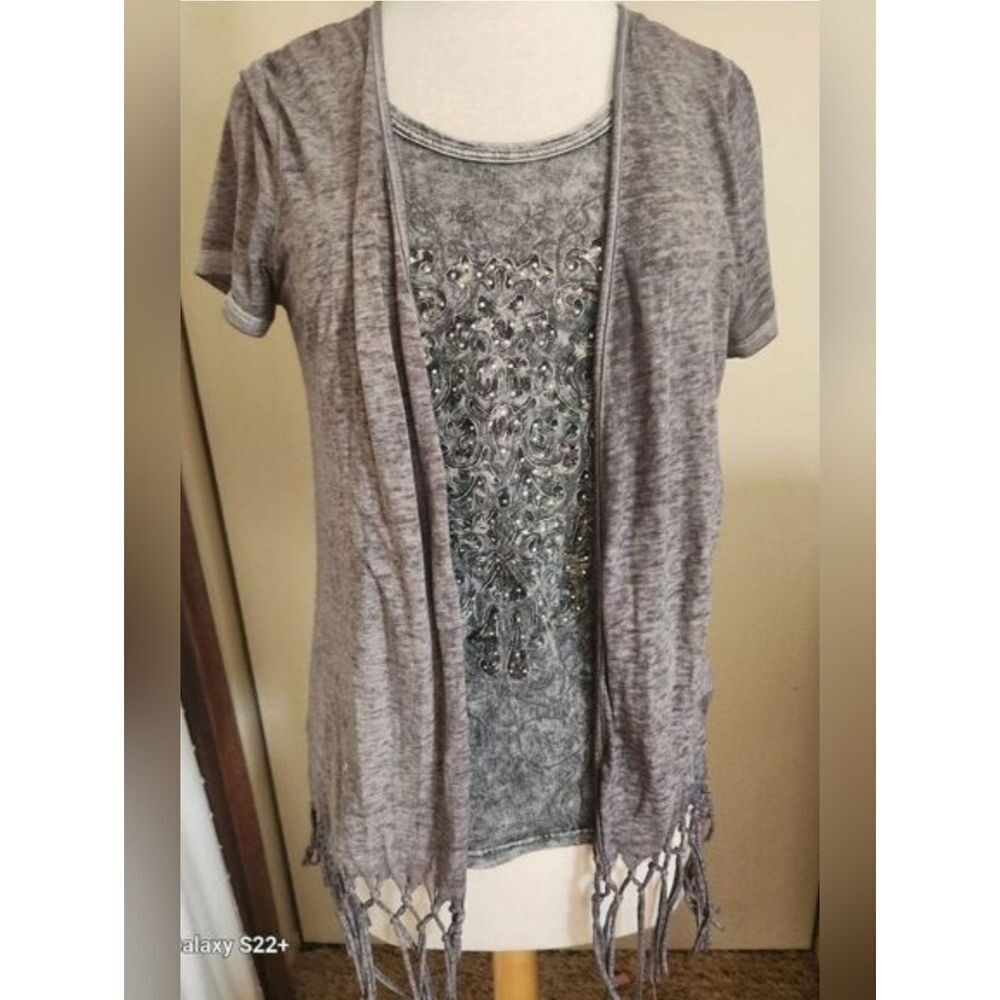 T64 Maurices Gray Fringed open front knit top layered over swirley studded tank